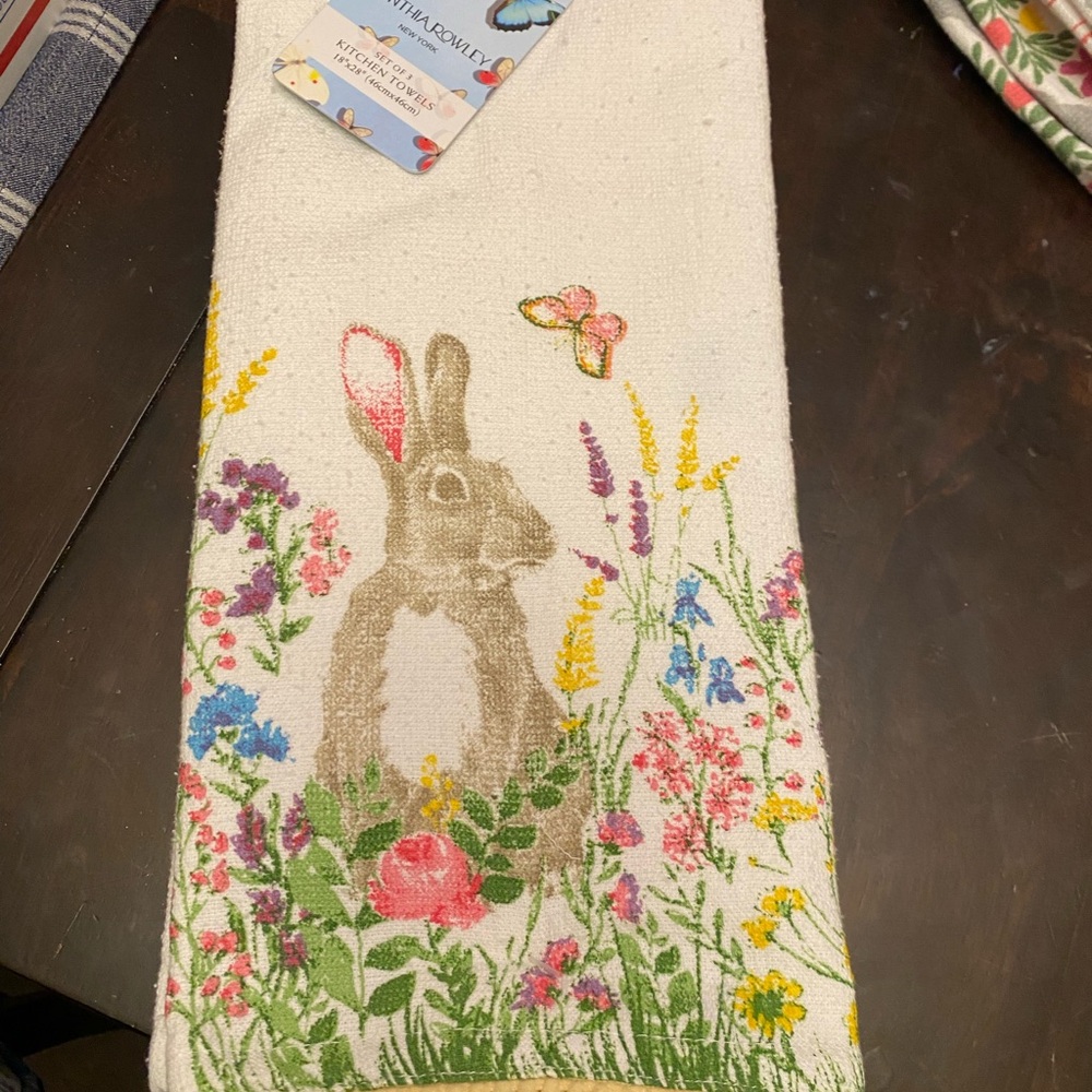 Cynthia Rowley Floral Bunny Tea Towel Set